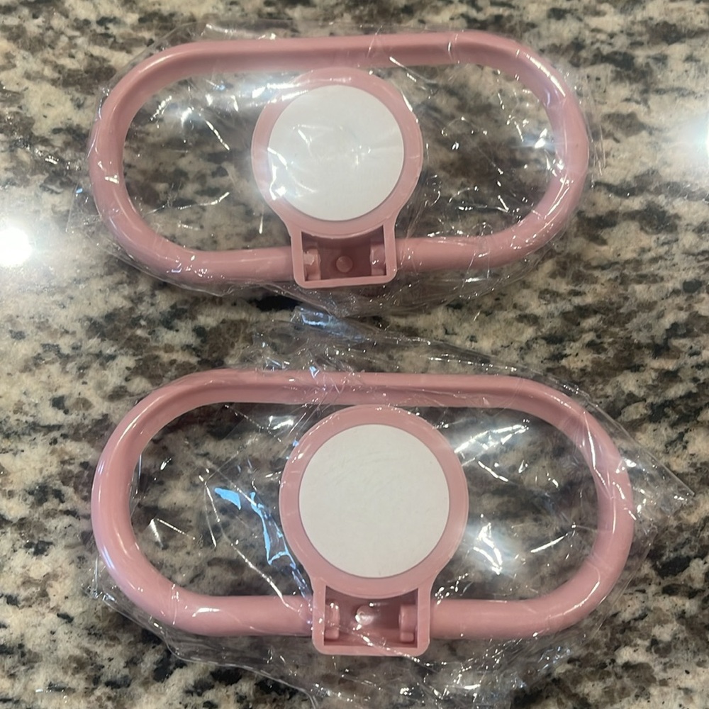 Hello Kitty ๐ Stick Up Towel Hooks (setโ of two) - Picture 2 of 2